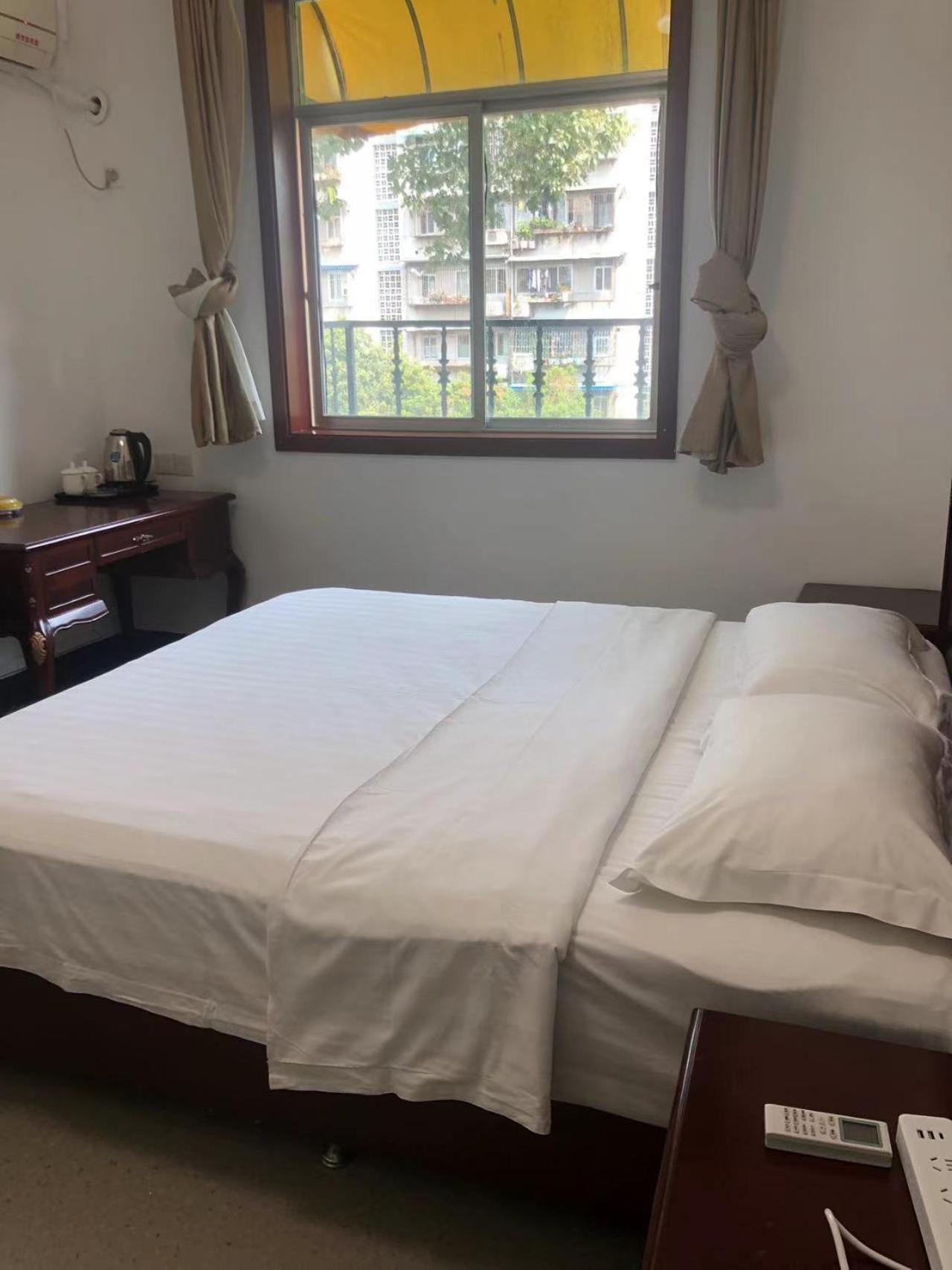 Chengdu Sichuan University Budget Hotel Esterno foto